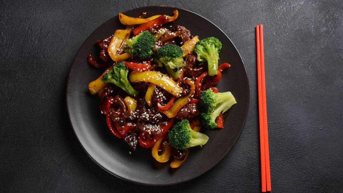 Garlic and Ginger Beef Stir-Fry with Vegetables