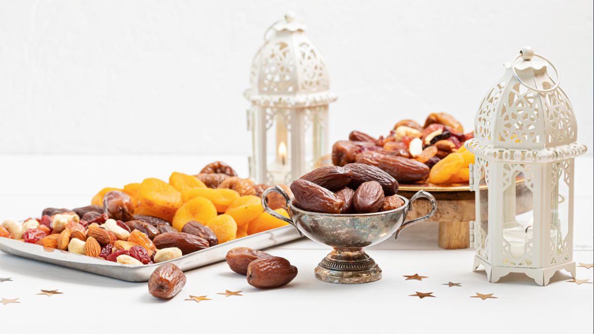 Ramadan Snack: Ginger and Nut Date Balls