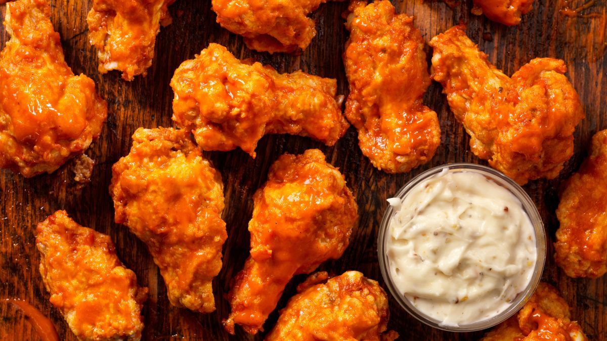 Delicious Recipes Using Garlic Parmesan Sauce