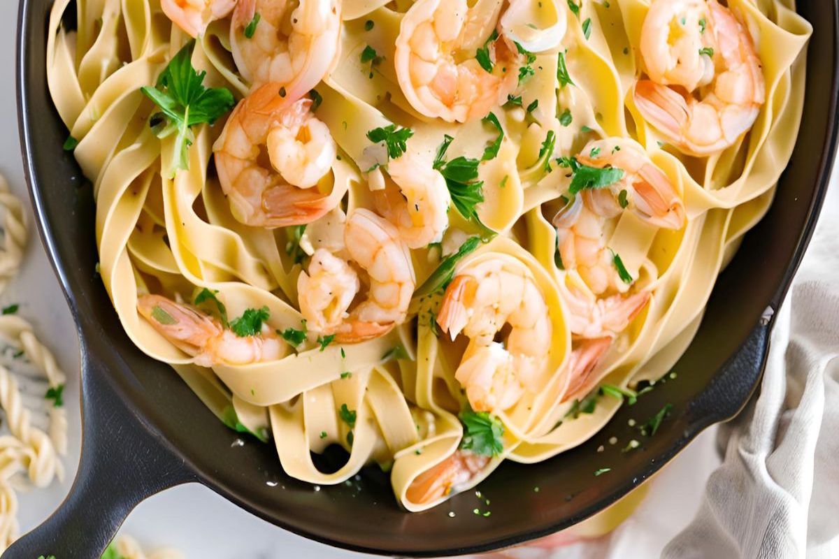 Guest Recipe: Creamy Garlic Butter Shrimp Pasta