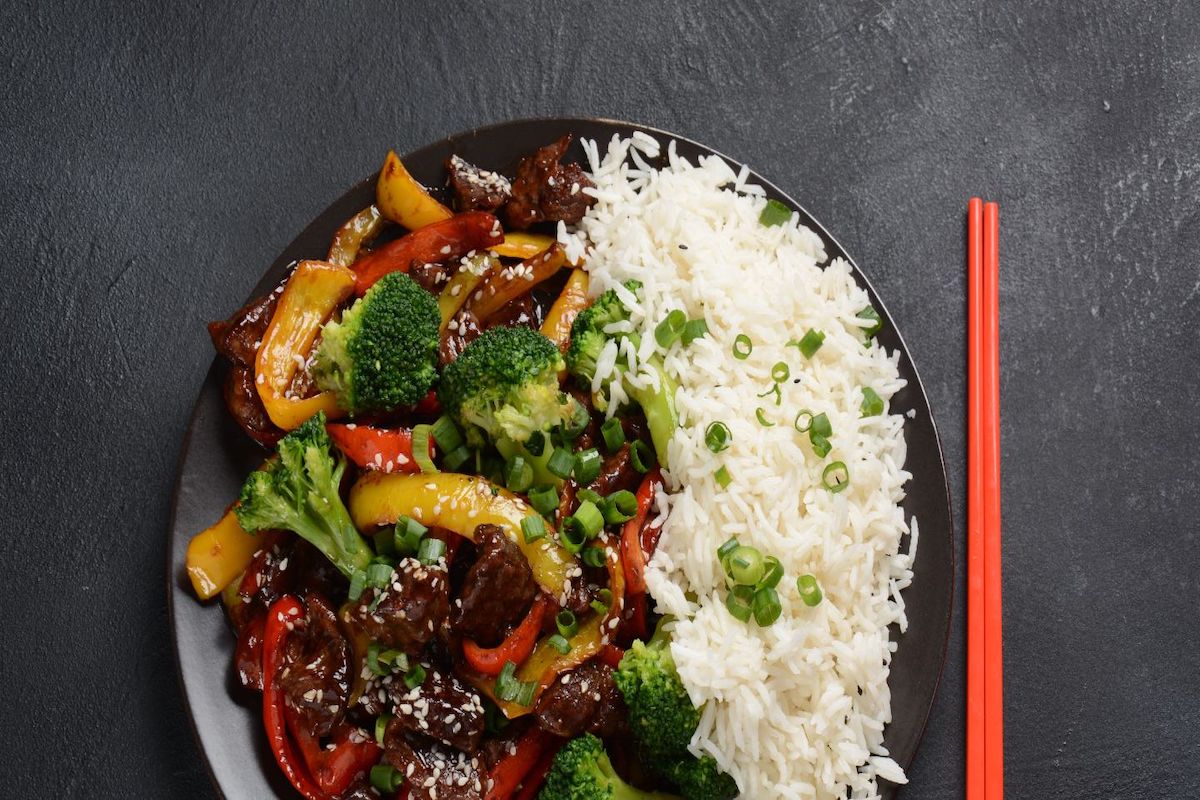 Garlic and Ginger Beef Stir-Fry with Vegetables