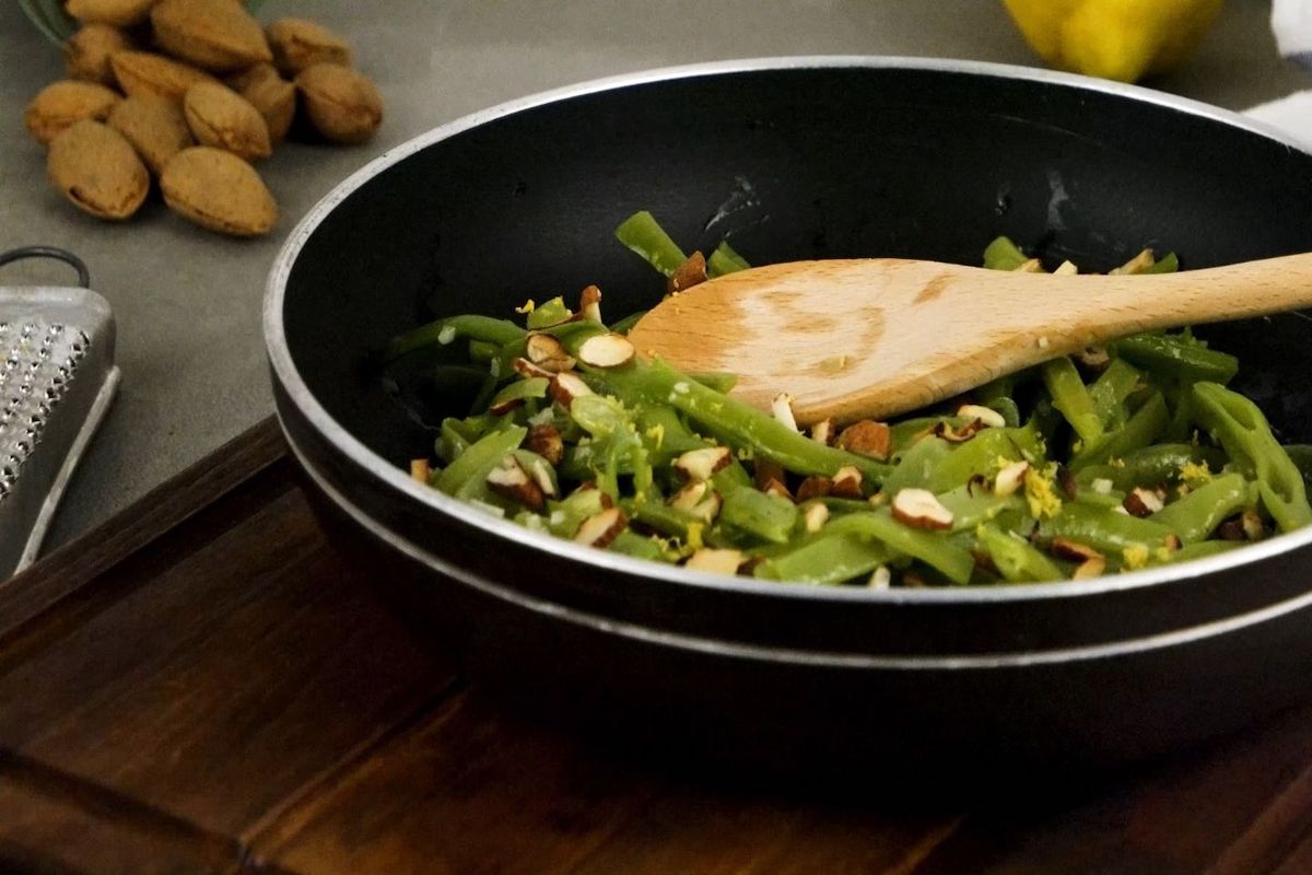 Vegetarian Delight: Stir-Fried Snap Peas with Garlic and Toasted Almonds