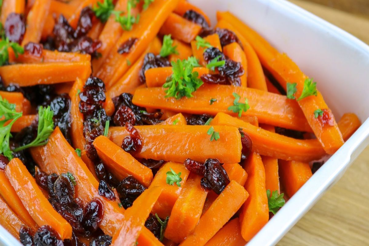 Thanksgiving Side Dish: Cranberry Glazed Carrots with Garlic Butter